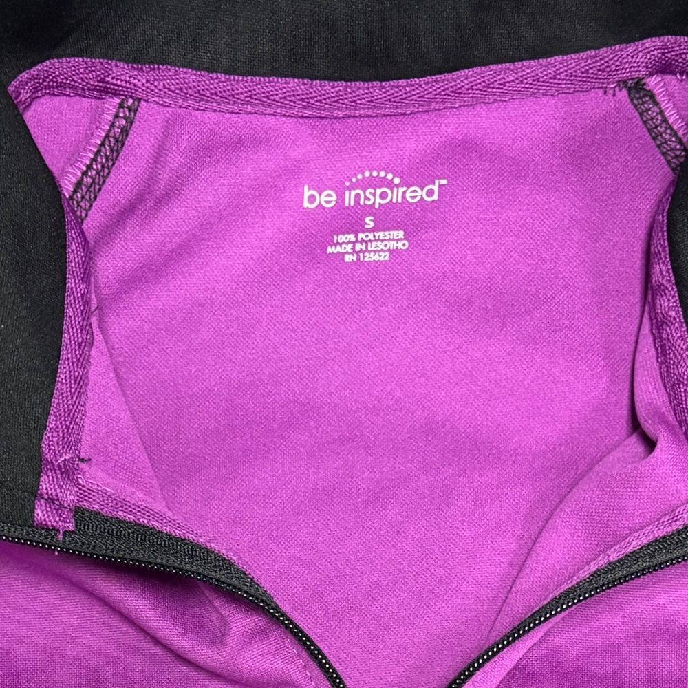 Be inspired Women’s S Purple & Black Athletic Workout Zip Up Jacket - Picture 3 of 7